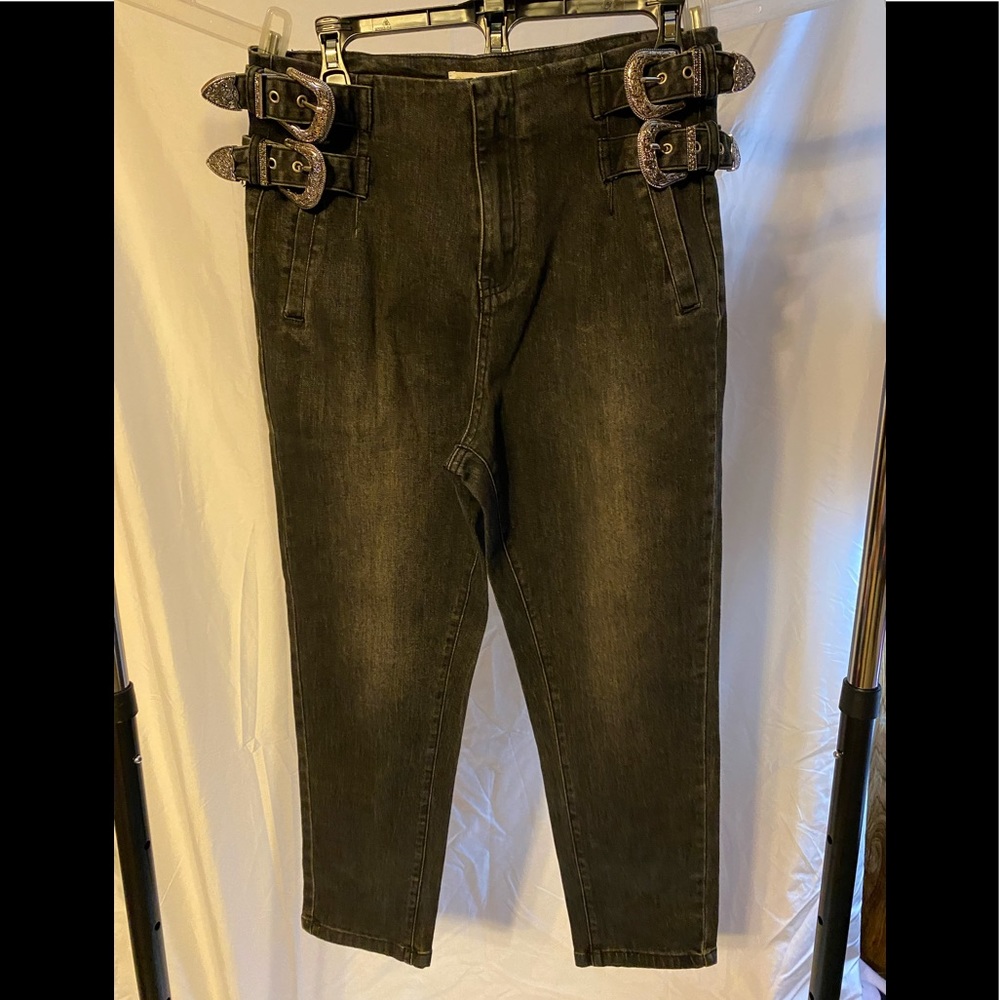 NWT Cloud Ten denim jeans. Size Medium.